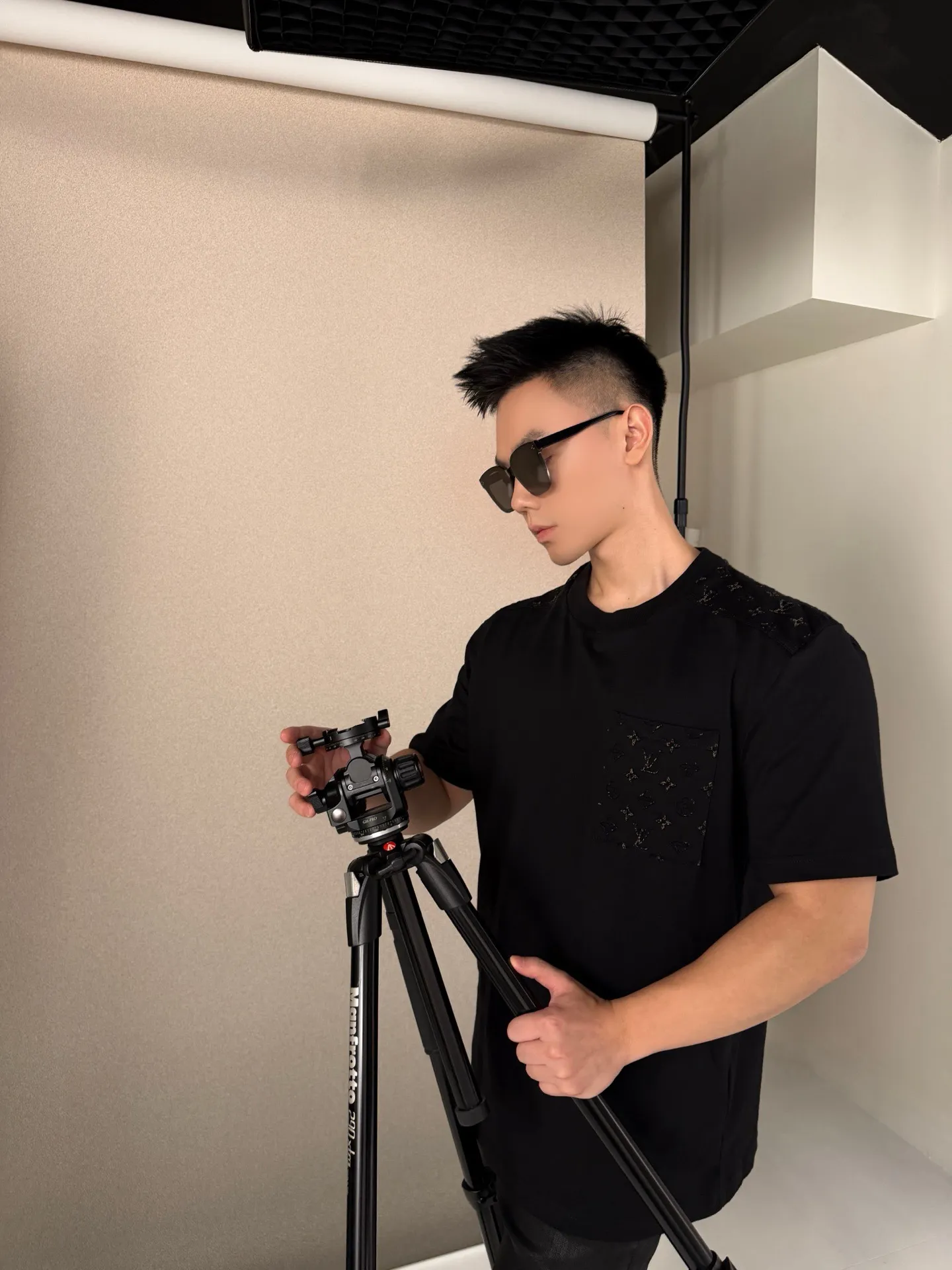 Louis Vuitton/Louis Vuitton three-dimensional embossed splicing short sleeves